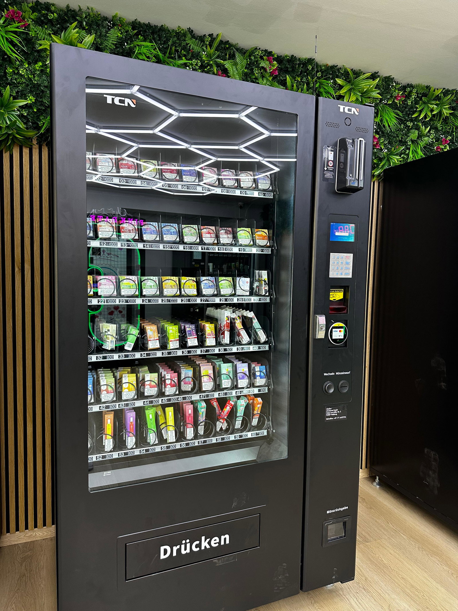 Vapeautomat with kl. Display