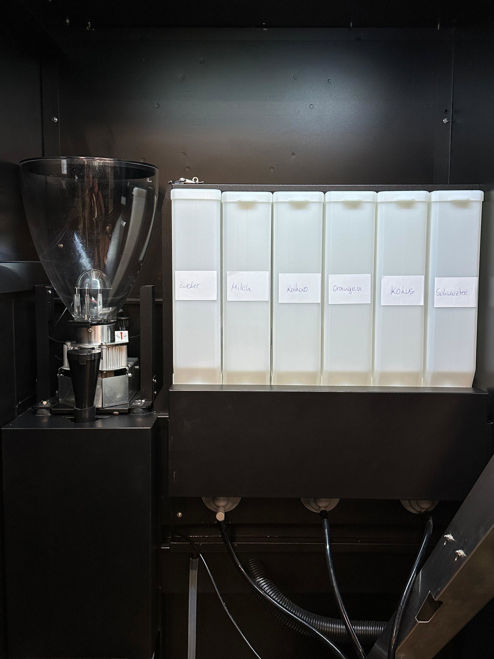 Großer Eiskaffee-/ Kaffeeautomat V22