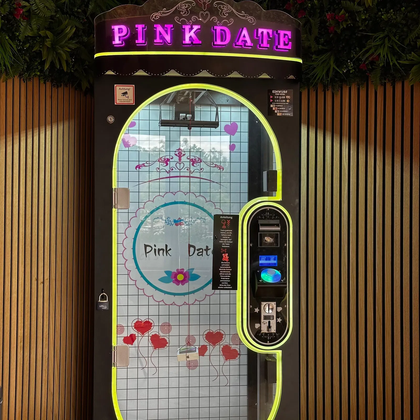 Spielautomat Pink Date Barber Cut Arcade Game