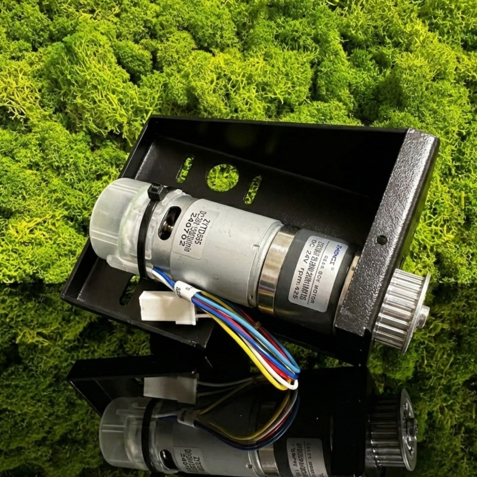 Full Set: X-Achsen Lift-Motor für Verkaufsautomaten (Glasflaschen-Automat rpm 425) + Blech zur Montage + Gear