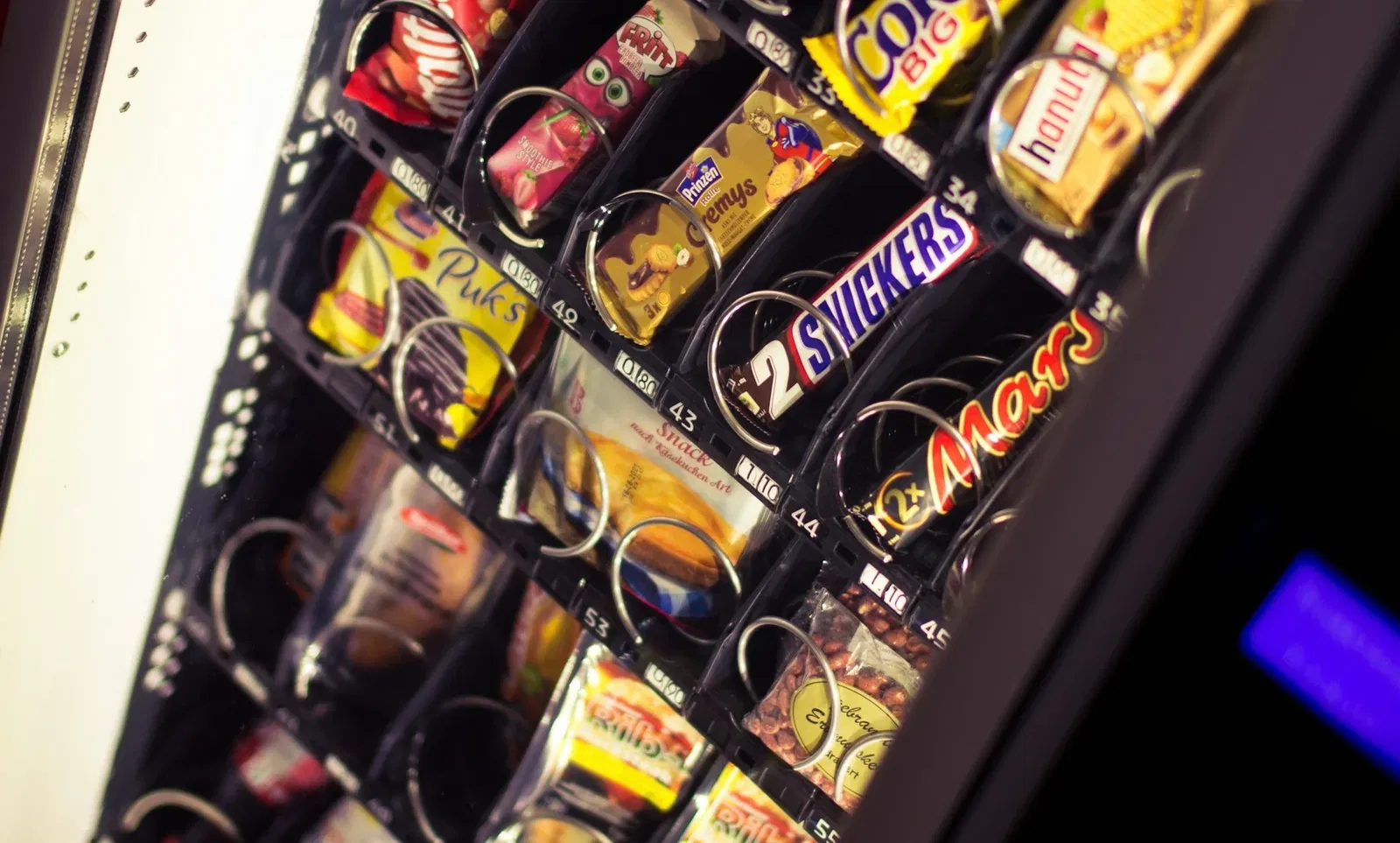 denny-muller-Kn4bzlziqJU-unsplash 2