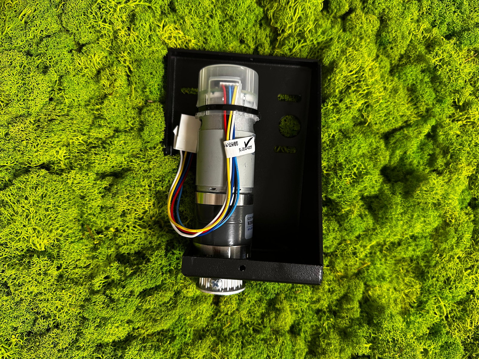 Full Set: X-axis lift motor for vending machines (glass bottle automatic rpm 425) + sheet metal for assembly + Gear