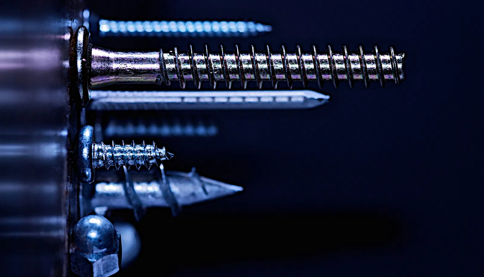 Bild von Schrauben um 90 Grad seitlich gedreht