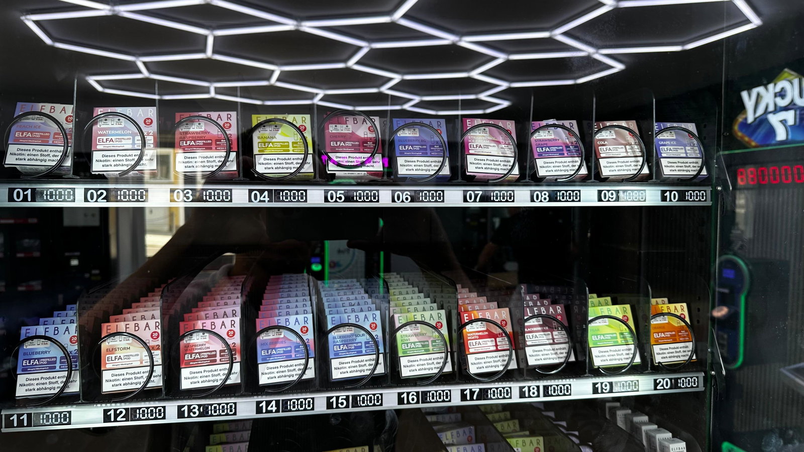 Vapeautomat with kl. Display